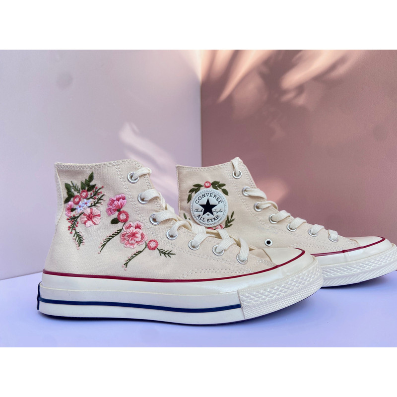 Custom Floral Embroidered Shoes, Handmade Embroidered Converse, Converse Custom, Converse Wreath Flower, Custom Flower Chuck Taylor 1970s - 5.jpg