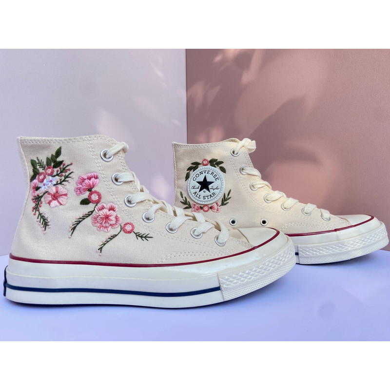 Custom Floral Embroidered Shoes, Handmade Embroidered Converse, Converse Custom, Converse Wreath Flower, Custom Flower Chuck Taylor 1970s - 7.jpg