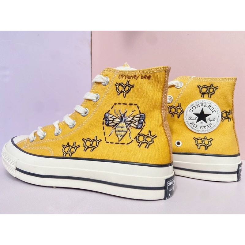 Custom Floral Embroidered Shoes, Handmade Embroidered Converse, Converse Custom, Converse Wreath Flower, Custom Flower Chuck Taylor 1970s - 2.jpg