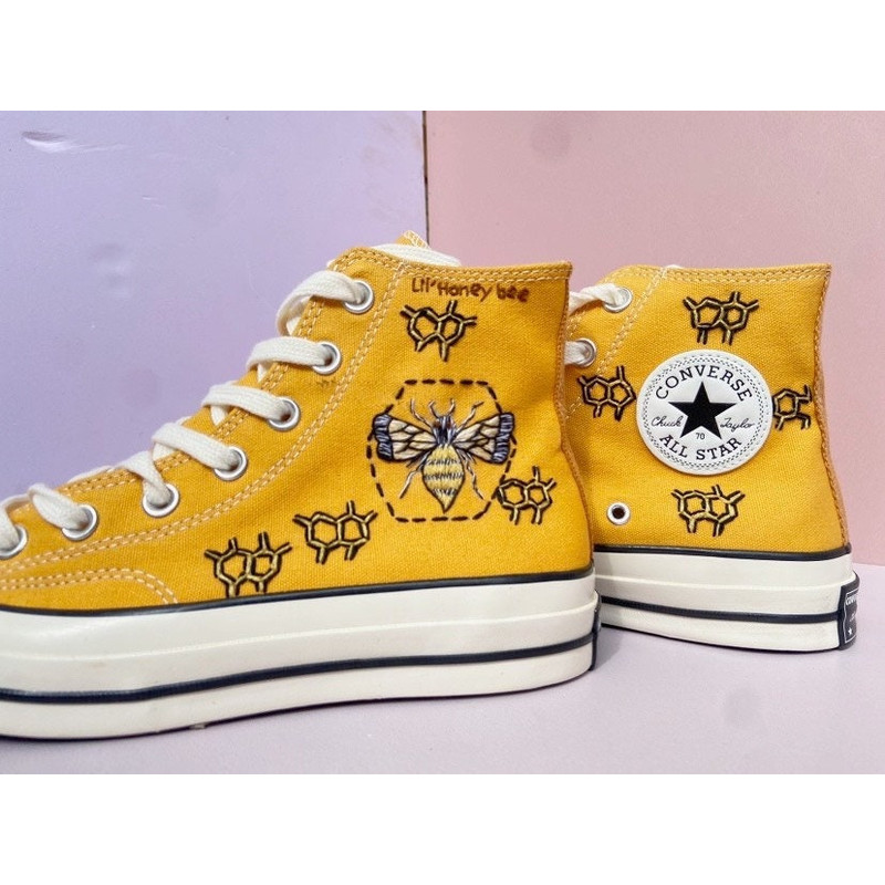 Custom Floral Embroidered Shoes, Handmade Embroidered Converse, Converse Custom, Converse Wreath Flower, Custom Flower Chuck Taylor 1970s - 4.jpg