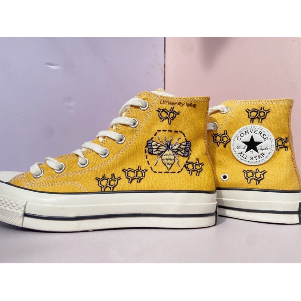 Custom Floral Embroidered Shoes, Handmade Embroidered Converse, Converse Custom, Converse Wreath Flower, Custom Flower Chuck Taylor 1970s - 6.jpg