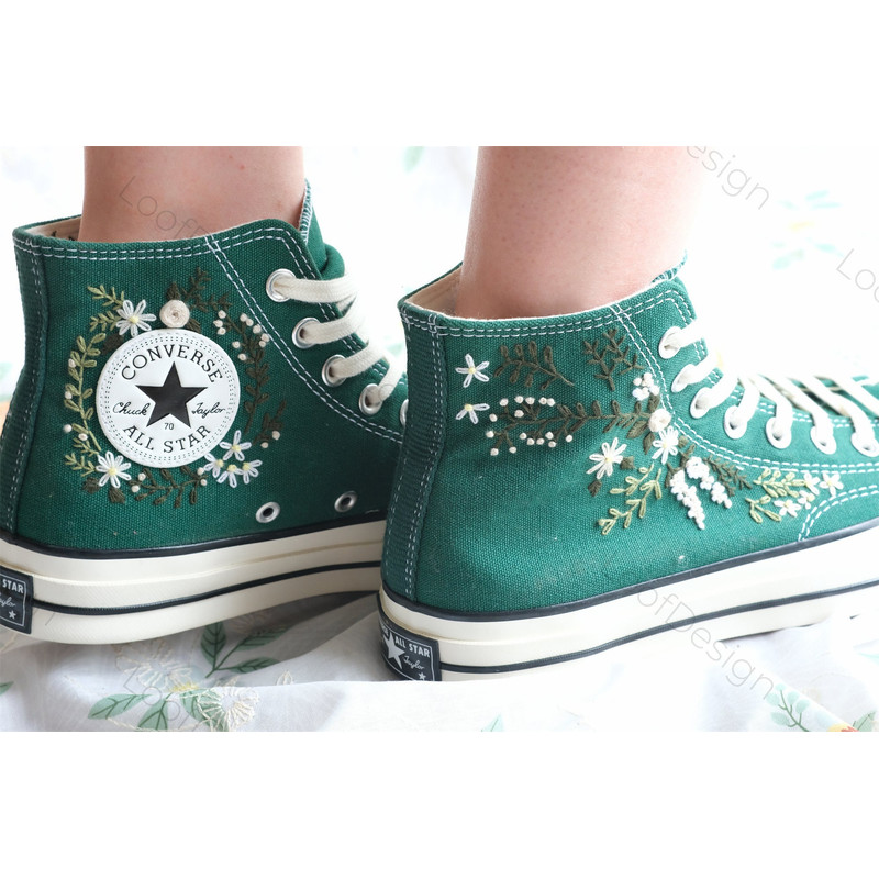 Custom Floral Embroidered Shoes, Handmade Embroidered Converse, Converse Custom, Converse Wreath Flower, Custom Flower Chuck Taylor 1970s - 4.jpg