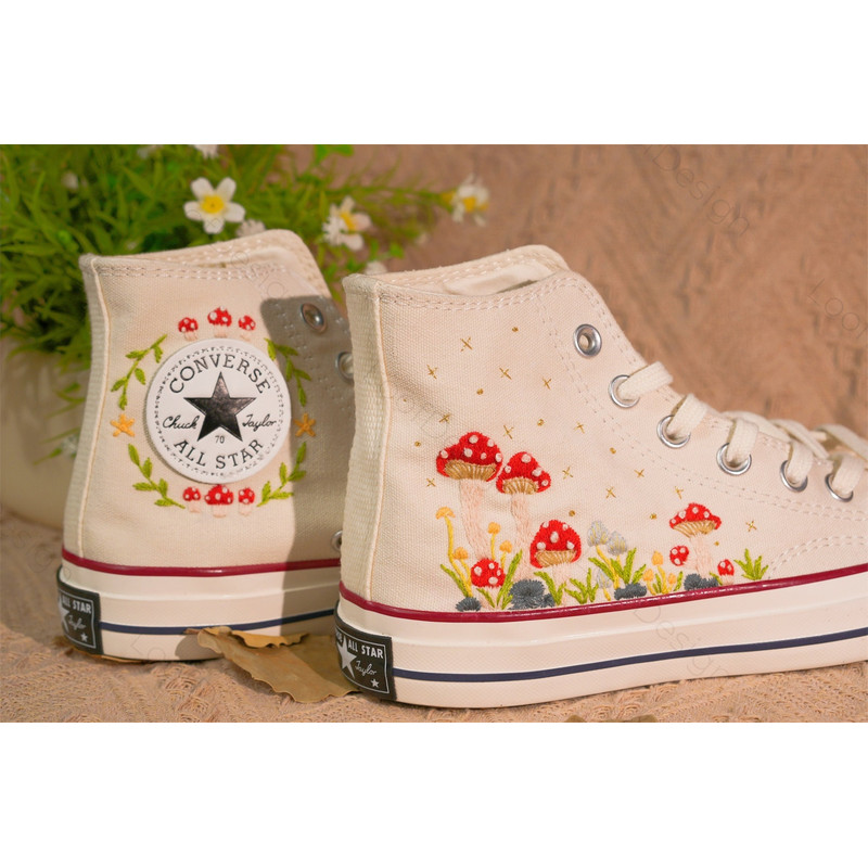 Custom Floral Embroidered Shoes, Handmade Embroidered Converse, Converse Custom, Converse Wreath Flower, Custom Flower Chuck Taylor 1970s - 2.jpg
