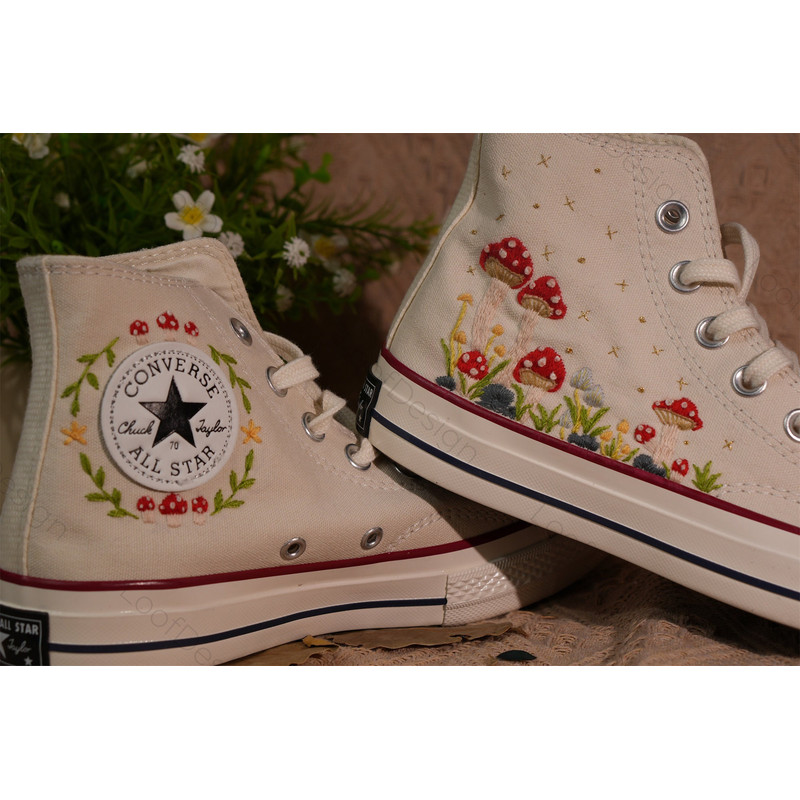 Custom Floral Embroidered Shoes, Handmade Embroidered Converse, Converse Custom, Converse Wreath Flower, Custom Flower Chuck Taylor 1970s - 4.jpg