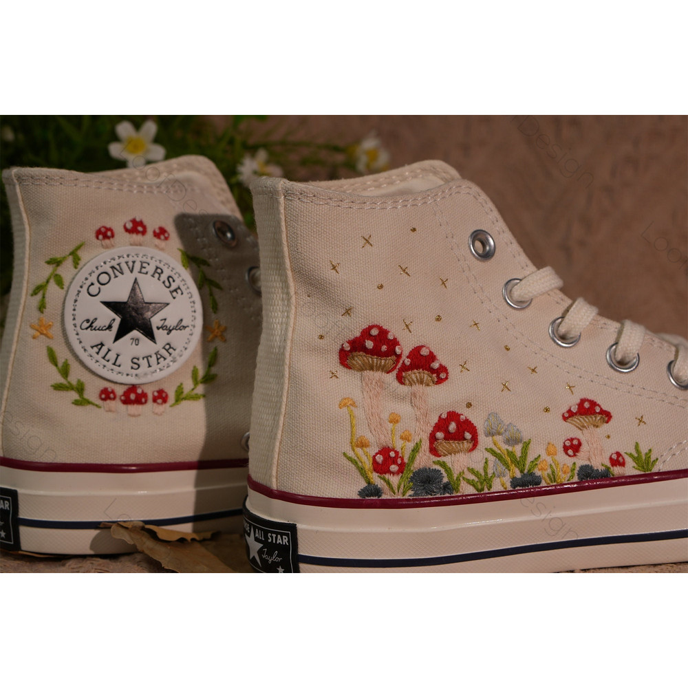 Custom Floral Embroidered Shoes, Handmade Embroidered Converse, Converse Custom, Converse Wreath Flower, Custom Flower Chuck Taylor 1970s - 5.jpg