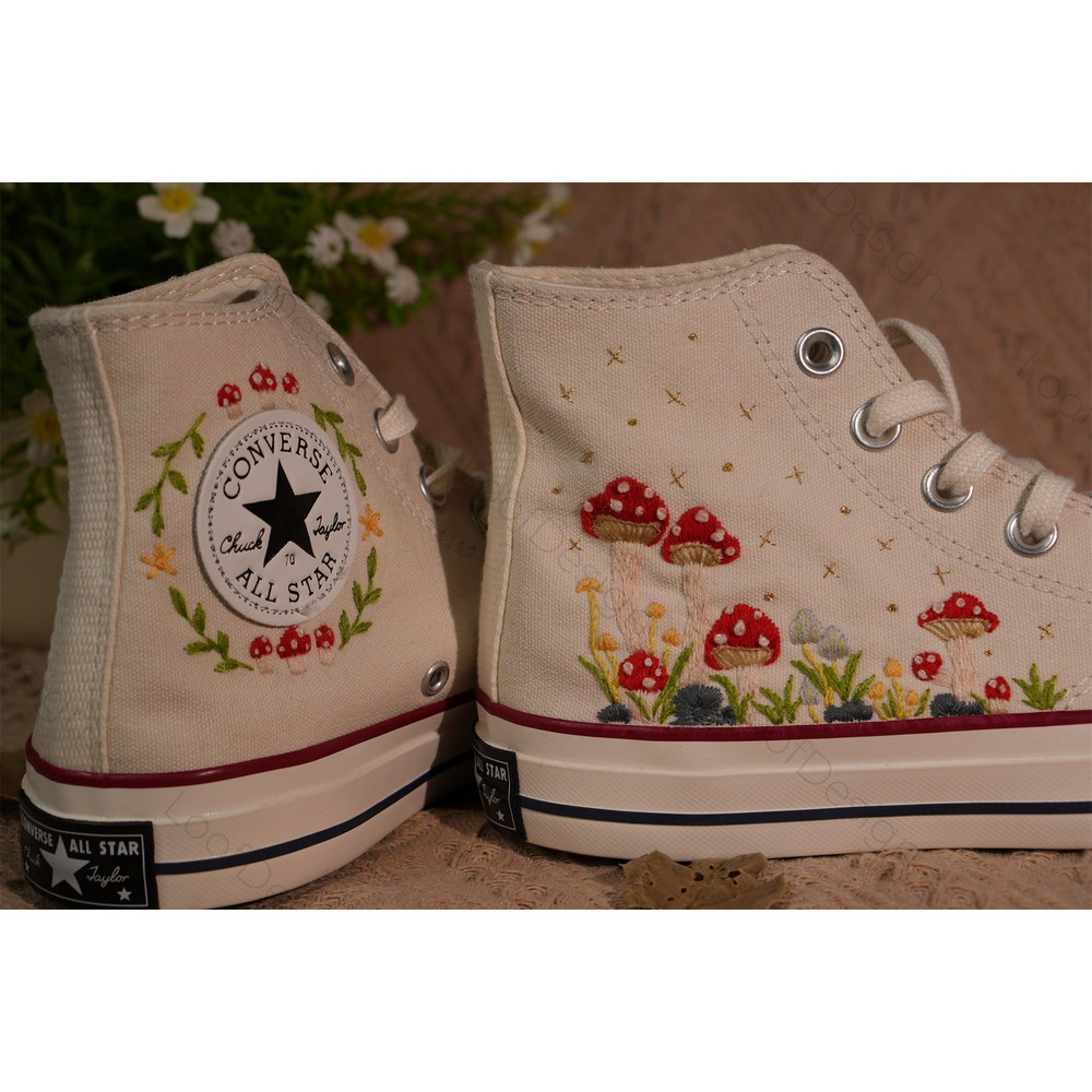 Custom Floral Embroidered Shoes, Handmade Embroidered Converse, Converse Custom, Converse Wreath Flower, Custom Flower Chuck Taylor 1970s - 8.jpg