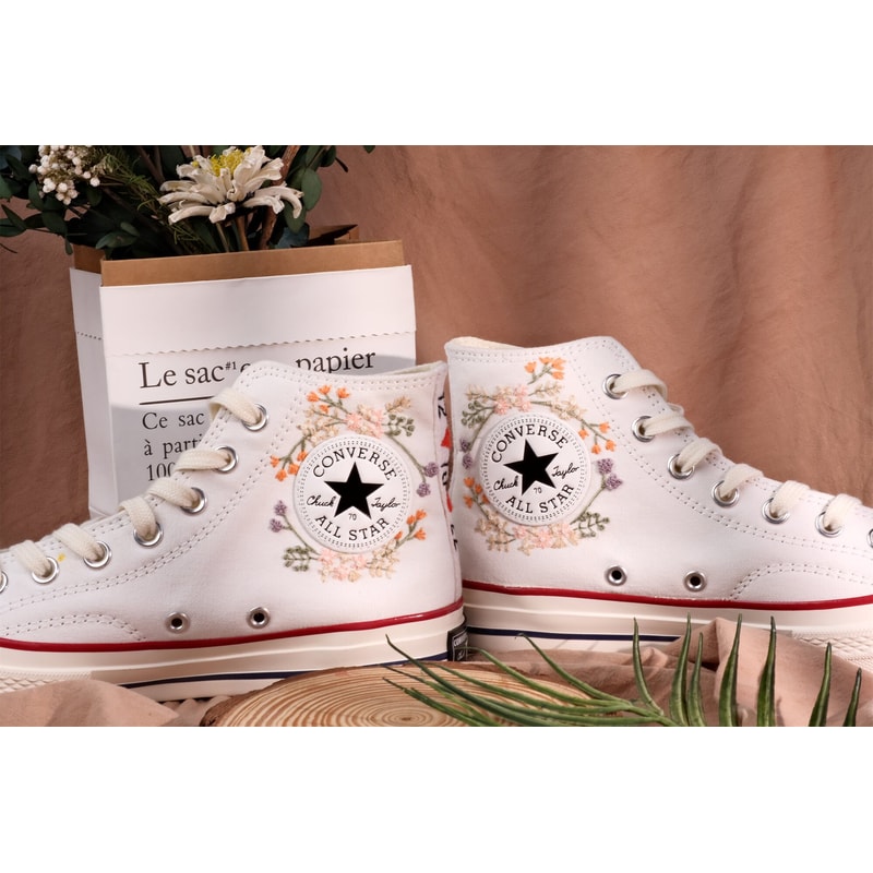 Custom Floral Embroidered Shoes, Handmade Embroidered Converse, Converse Custom, Converse Wreath Flower, Custom Flower Chuck Taylor 1970s - 2.jpg