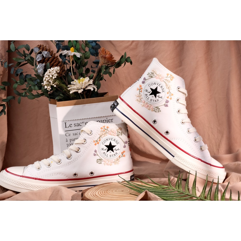 Custom Floral Embroidered Shoes, Handmade Embroidered Converse, Converse Custom, Converse Wreath Flower, Custom Flower Chuck Taylor 1970s - 4.jpg