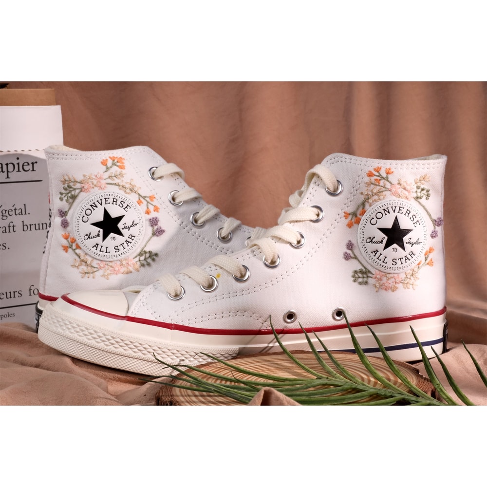 Custom Floral Embroidered Shoes, Handmade Embroidered Converse, Converse Custom, Converse Wreath Flower, Custom Flower Chuck Taylor 1970s - 5.jpg