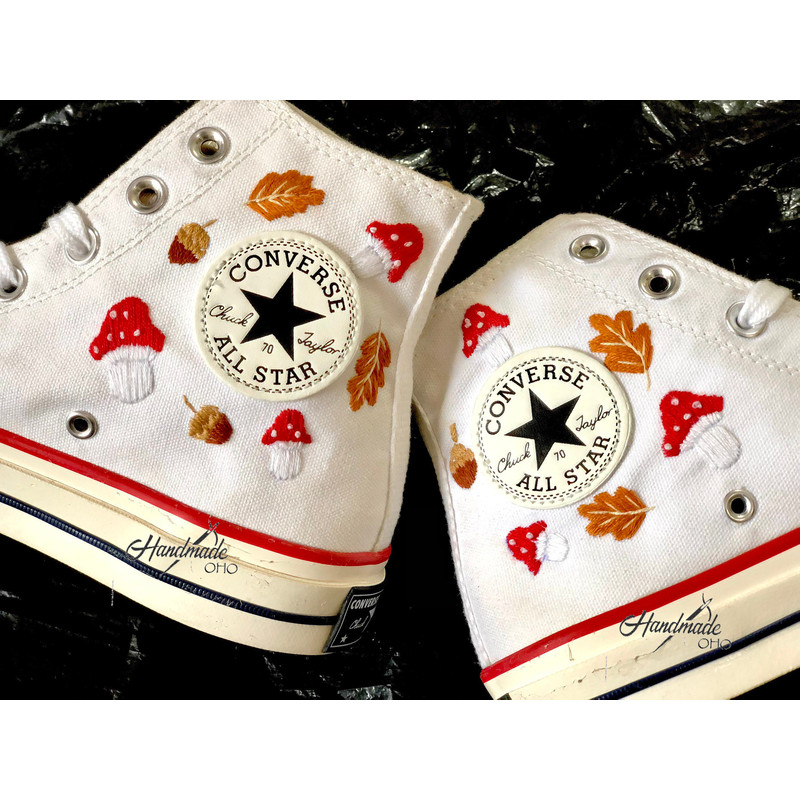 Custom Floral Embroidered Shoes, Handmade Embroidered Converse, Converse Custom, Converse Wreath Flower, Custom Flower Chuck Taylor 1970s - 5.jpg