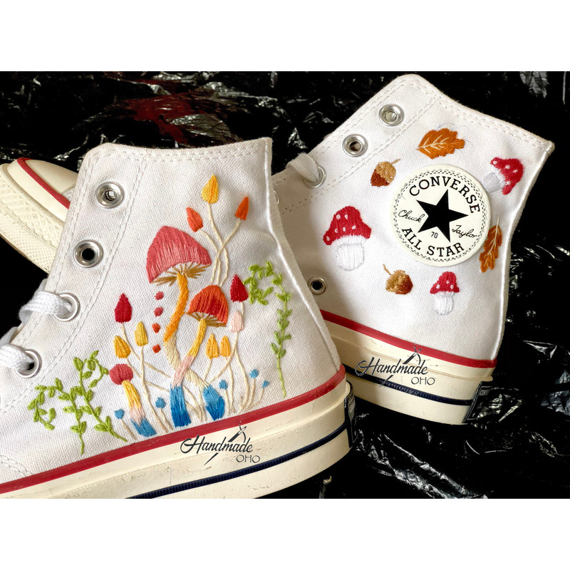 Custom Floral Embroidered Shoes, Handmade Embroidered Converse, Converse Custom, Converse Wreath Flower, Custom Flower Chuck Taylor 1970s - 6.jpg