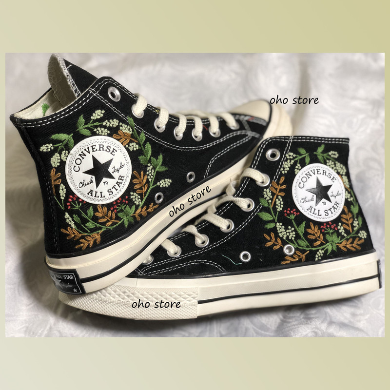 Custom Floral Embroidered Shoes, Handmade Embroidered Converse, Converse Custom, Converse Wreath Flower, Custom Flower Chuck Taylor 1970s - 1.jpg