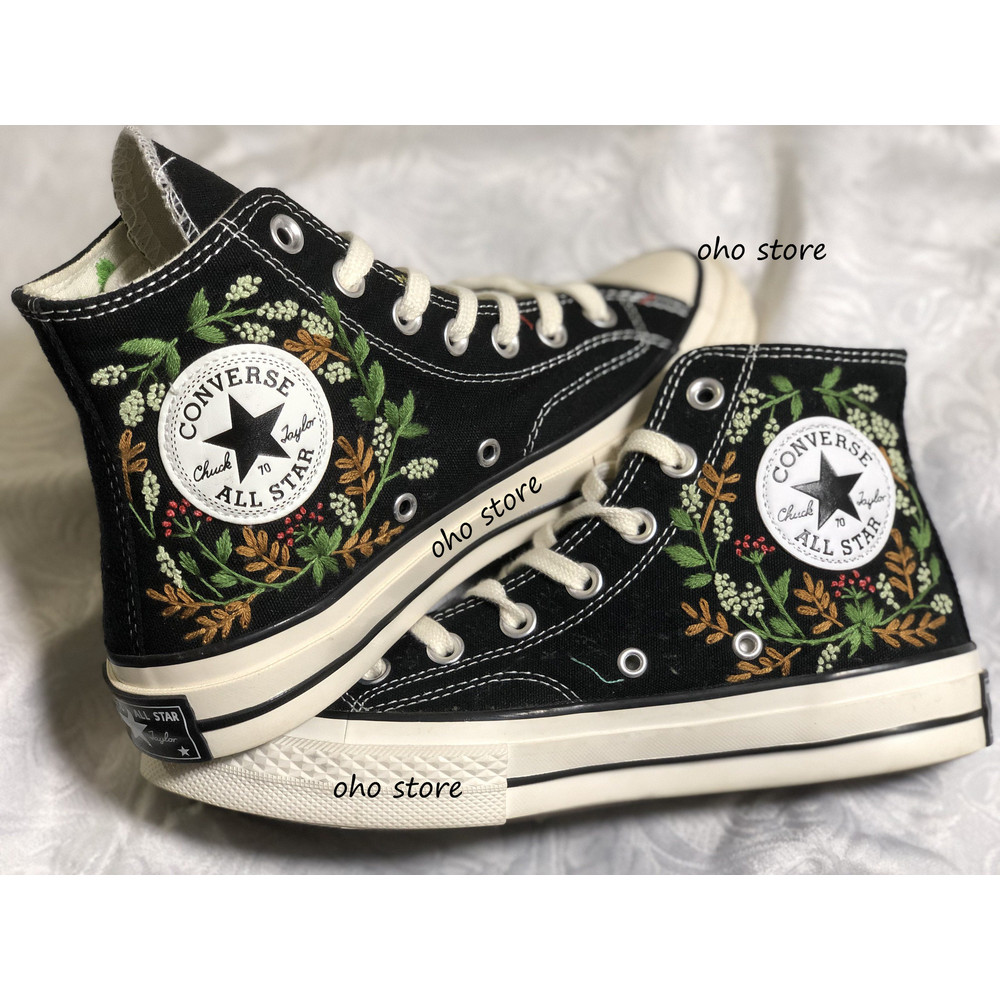 Custom Floral Embroidered Shoes, Handmade Embroidered Converse, Converse Custom, Converse Wreath Flower, Custom Flower Chuck Taylor 1970s - 2.jpg
