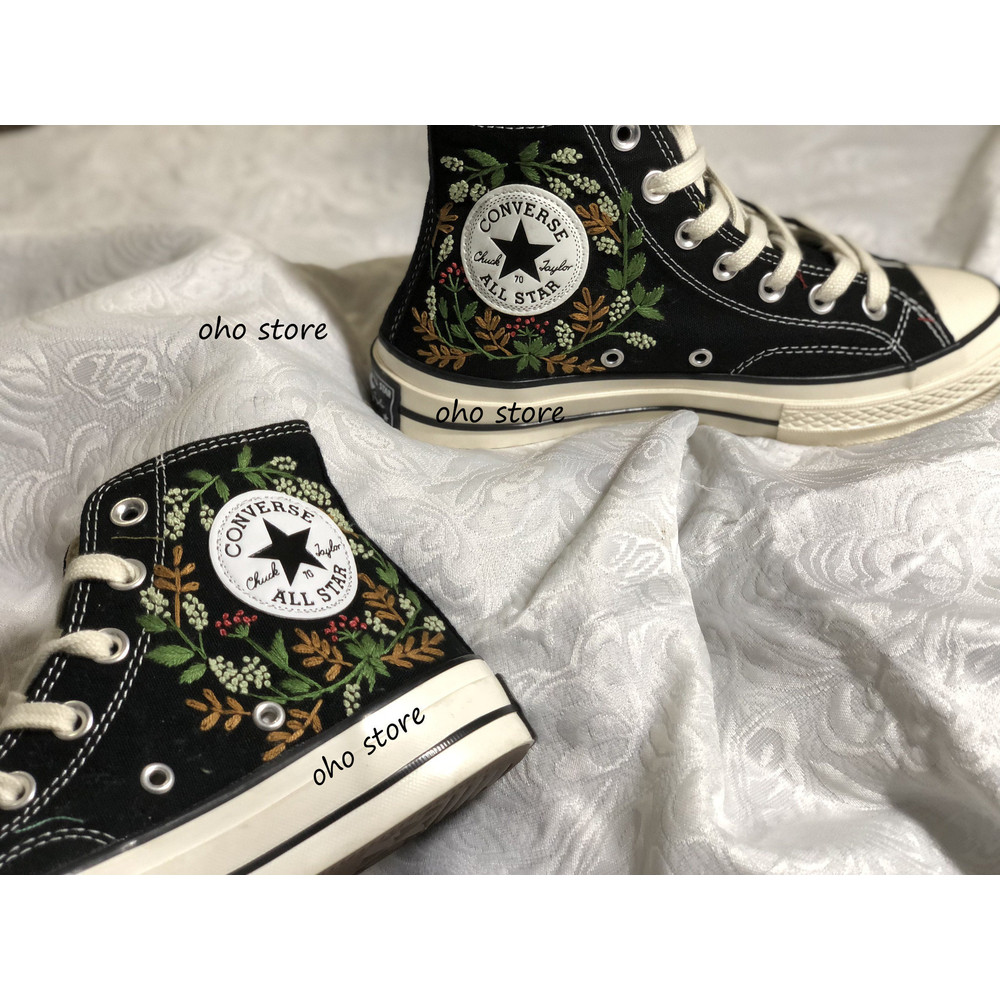 Custom Floral Embroidered Shoes, Handmade Embroidered Converse, Converse Custom, Converse Wreath Flower, Custom Flower Chuck Taylor 1970s - 6.jpg