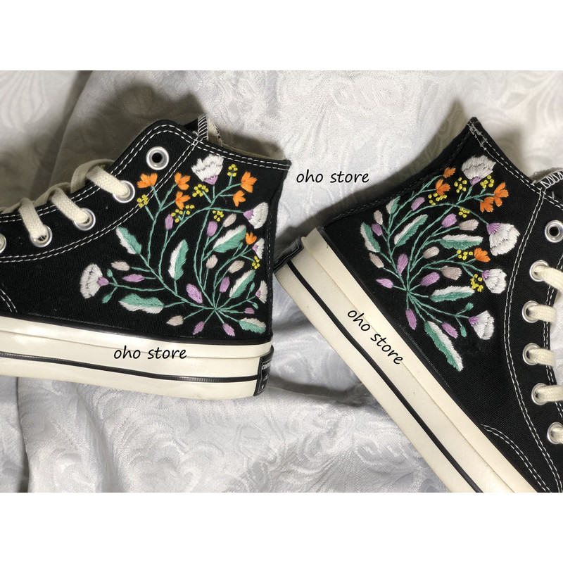 Custom Floral Embroidered Shoes, Handmade Embroidered Converse, Converse Custom, Converse Wreath Flower, Custom Flower Chuck Taylor 1970s - 6.jpg