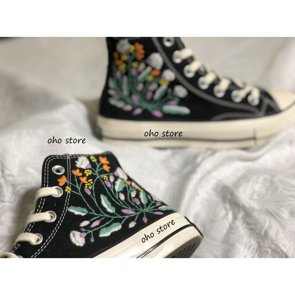 Custom Floral Embroidered Shoes, Handmade Embroidered Converse, Converse Custom, Converse Wreath Flower, Custom Flower Chuck Taylor 1970s - 8.jpg