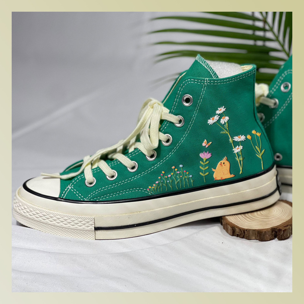 Embroidered Converse Pet, Converse Chicken Embroidered, Embroidered Converse High Tops Flower, Customized Pet Shoes, Tiny Floral Converse - 1.jpg