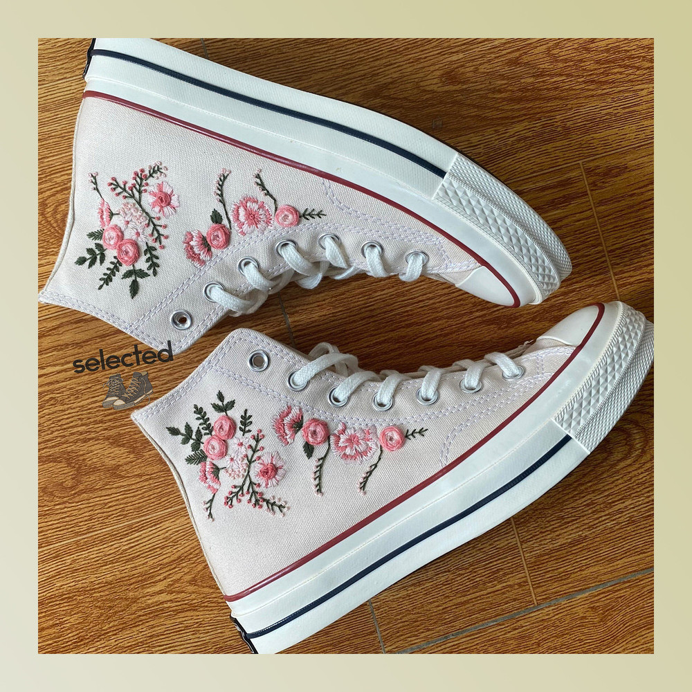 Pink Floral Embroidered Shoes, Rose Flower Embroidered Converse, Converse Custom, Converse Wreath Flower, Custom Flower Chuck Taylor 1970s - 1.jpg
