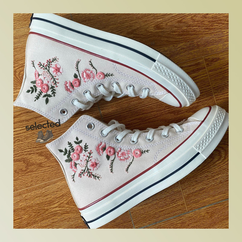 Pink Floral Embroidered Shoes, Rose Flower Embroidered Converse, Converse Custom, Converse Wreath Flower, Custom Flower Chuck Taylor 1970s - 1.jpg