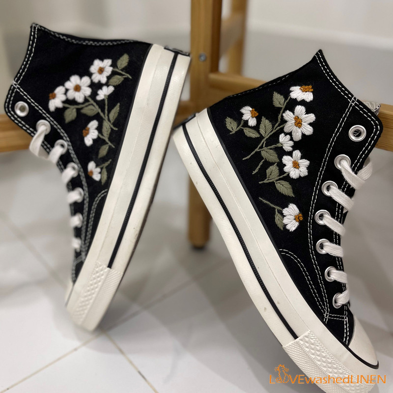 Custom Embroidered Converse High Tops Custom Converse Chuck Taylor 1970s Embroidered Daisy Flower Wedding sneakers Wedding Gift - 2.jpg