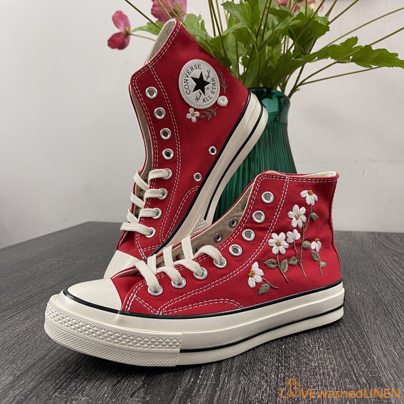 Custom Embroidered Converse High Tops Custom Converse Chuck Taylor 1970s Embroidered Daisy Flower Wedding sneakers Wedding Gift - 4.jpg