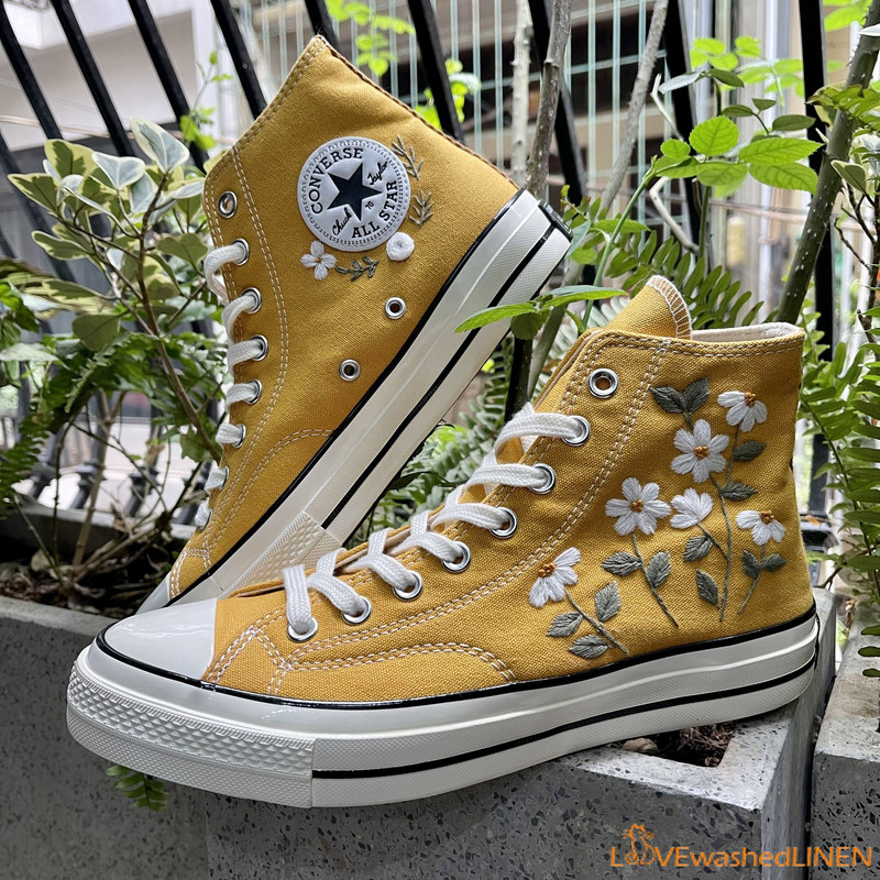 Custom Embroidered Converse High Tops Custom Converse Chuck Taylor 1970s Embroidered Daisy Flower Wedding sneakers Wedding Gift - 7.jpg