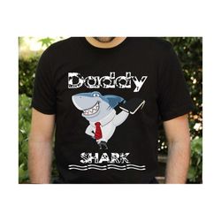 daddy shark svg, daddy shark birthday svg, father's day svg, doo doo doo svg, daddy shark shirt design, gift for daddy