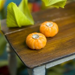 TUTORIAL Miniature candles in pumpkins with polymer clay | Dollhouse miniatures