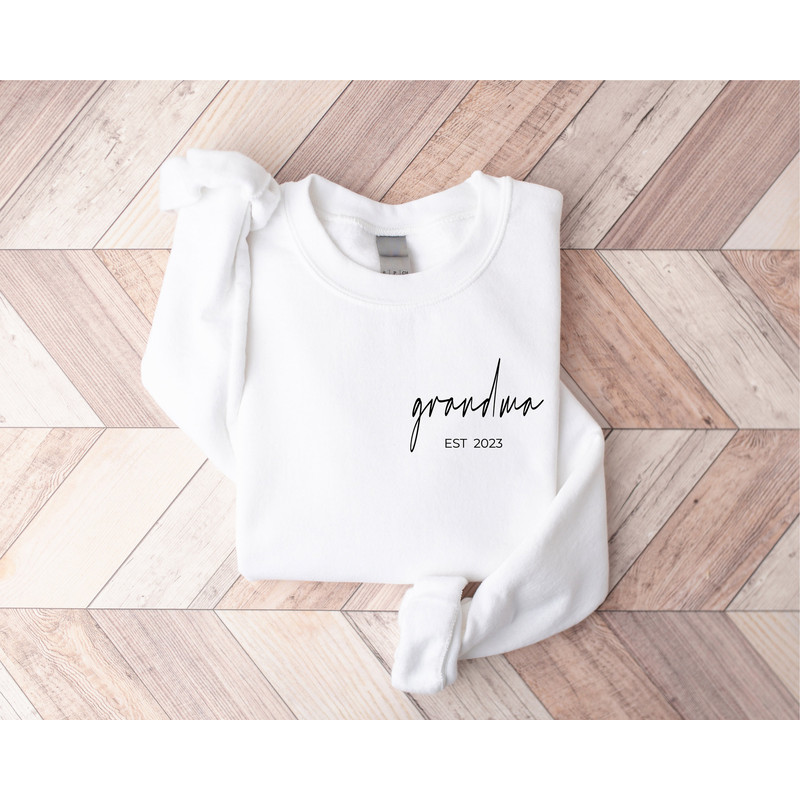 Customized Grandma Est Sweatshirt, Mothers Day Gift, Nana Sweatshirt, Gift for Grandmother, Cute Mama Sweatshirt, Mama Crewneck, Tia Gift - 7.jpg