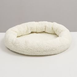 Cat bed "Uyut", soft fur, 45 x 35 x 11 cm, milky
