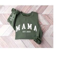 custom kids name mom sweatshirt - mom birthday gift - personalized mama 2023 sweater - gift for new mom - custom mama ho