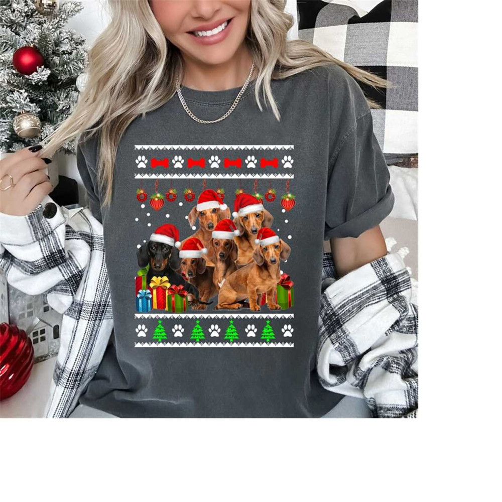 MR-2710202383017-funny-merry-christmas-dachshund-santa-hat-lights-xmas-t-shirt-image-1.jpg