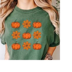 vintage floral Pumpkins T-shirt, retro Pumpkin tshirt, cute shirt for fall, Halloween tee, Retro halloween Top, Fall Tsh