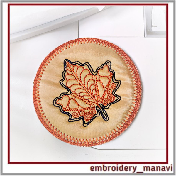 In_The_Hoop_embroidery_designs_of_round_napkins_stands_with_leaves_for_hot_dishes.jpg