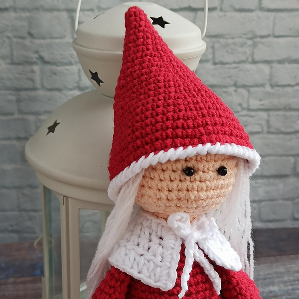 Christmas gnome girl 2.jpg
