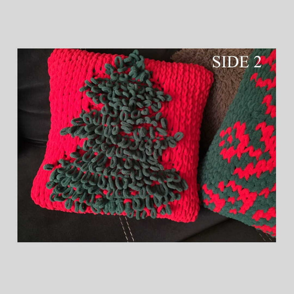 loop-yarn-finger-knitted-Christmas-sofa-cushion-2