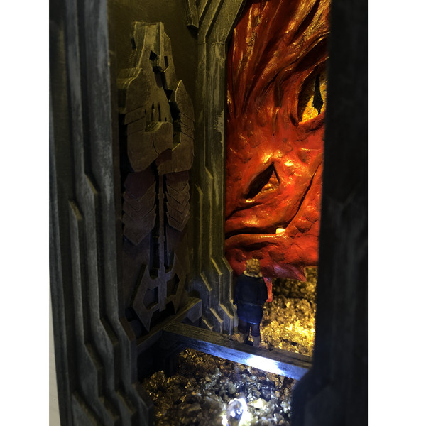 Hobbit-book-nook-lotr-assembled-booknook-diorama-book-scene-miniature-dragon-smaug- Middle-earth-Tolkien-book-shelf-decor-5.JPG