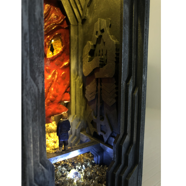 Hobbit-book-nook-lotr-assembled-booknook-diorama-book-scene-miniature-dragon-smaug- Middle-earth-Tolkien-book-shelf-decor-6.JPG