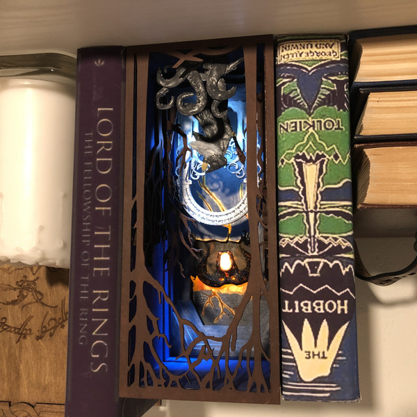 Lotr-book-nook-fantasy-diorama-character-Gandalf-Balrog-Miniature-moria-gate-Booknook-assembled-Tolkien-book-shelf-decor-2.JPG