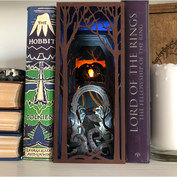 Lotr-book-nook-fantasy-diorama-character-Gandalf-Balrog-Miniature-moria-gate-Booknook-assembled-Tolkien-book-shelf-decor-7.JPG