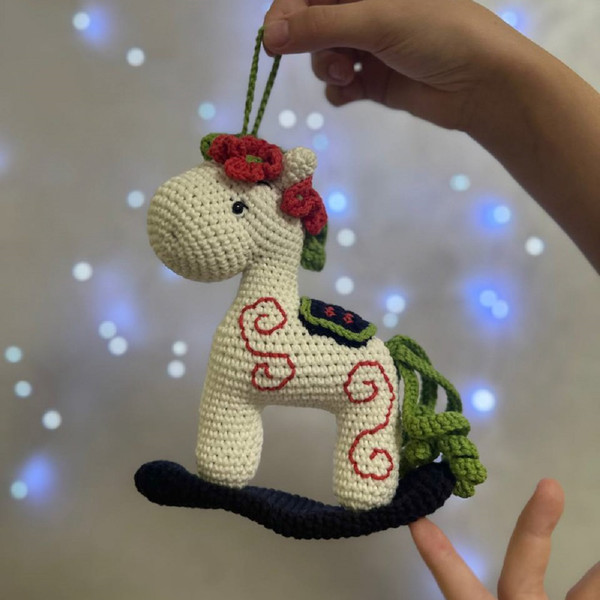 Rocking-Horse- Christmas-Tree-Decorations- Handmade-crochet-horse-toy-5.jpg