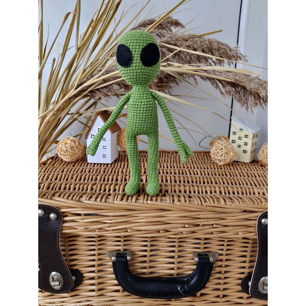 Green alien doll, Alien Shaped Plush Toy 1.jpg