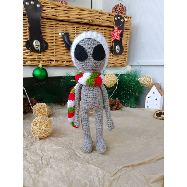 Gray alien doll Christmas gift 4.jpg