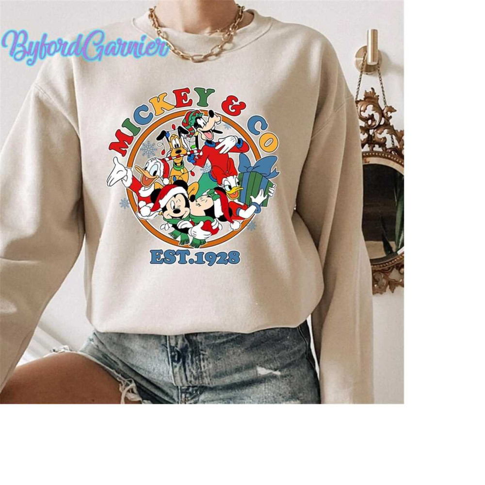 MR-30102023172623-retro-mickey-and-co-sweatshirt-mickey-and-friends-christmas-image-1.jpg