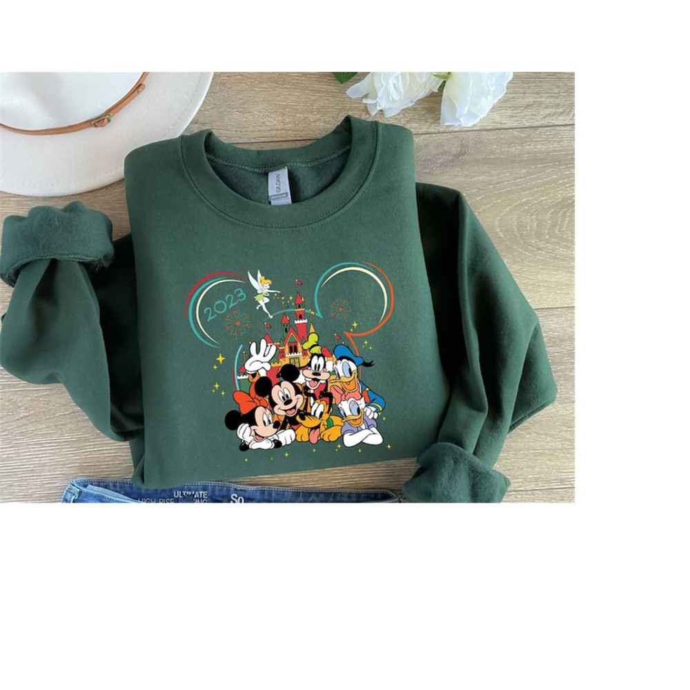 MR-3110202391832-disney-sweatshirt-mickey-and-friends-disney-family-vacation-image-1.jpg