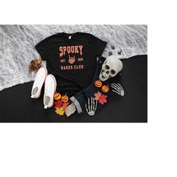 halloween spooky babes club est 1629 shirt, halloween skeleton hand shirt sweatshirt hoodie, halloween gift shirt, happy