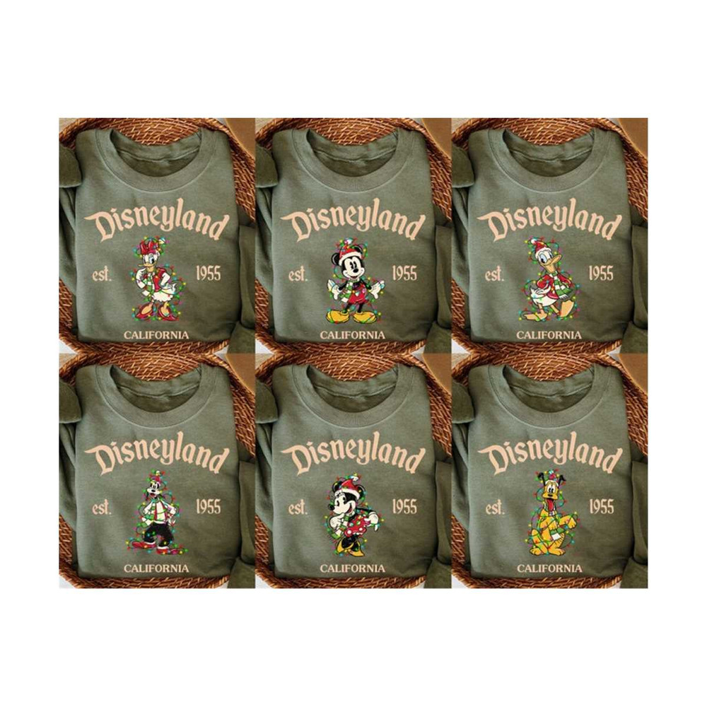 31102023112422-retro-disneyland-christmas-sweatshirts-disney-christmas-image-1.jpg