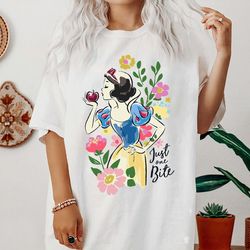 disney princess snow white just one bite floral tshirt, poison apple shirt, seven dwarfs magic kingdom, disneyland famil