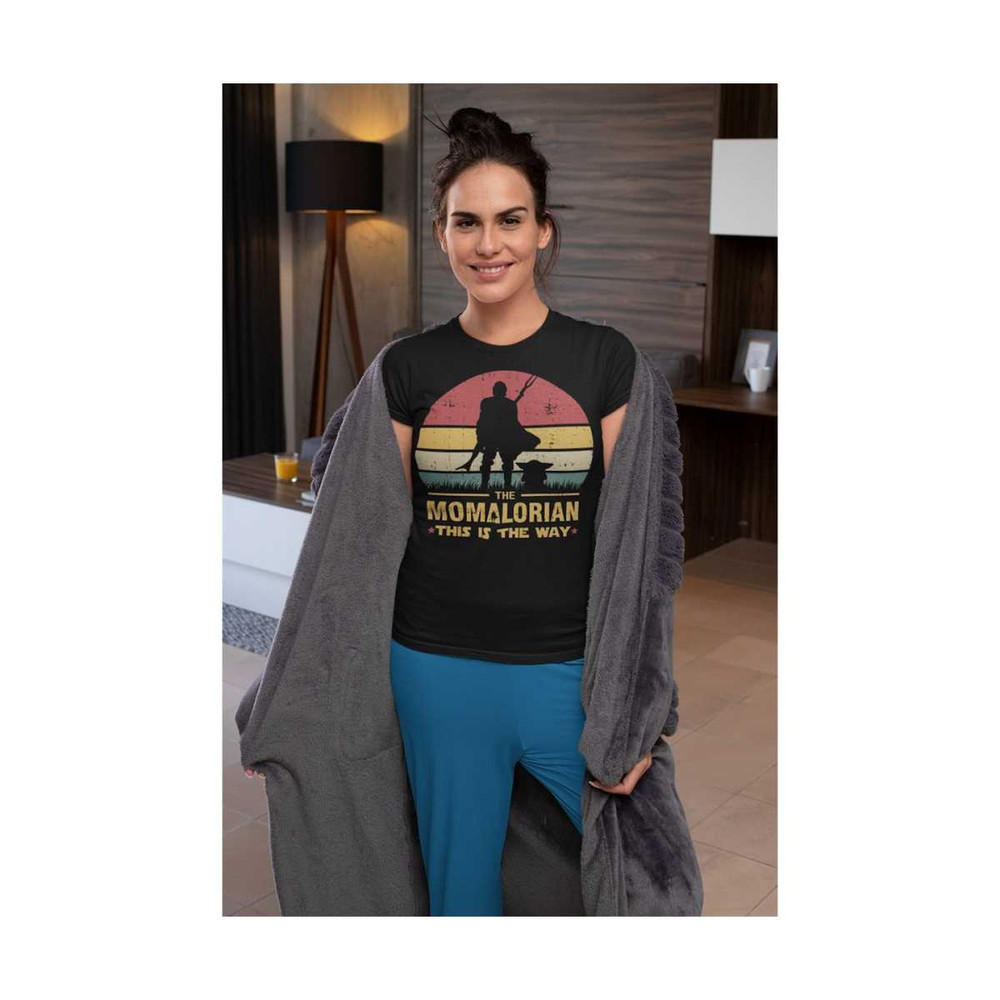 3110202312110-the-momalorian-shirt-star-wars-mom-shirt-the-dadalorian-image-1.jpg
