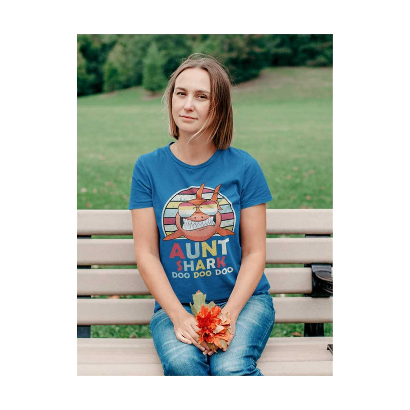 31102023121712-aunt-shark-tshirt-auntie-shark-shirt-cute-aunt-shark-shirt-image-1.jpg